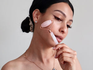 WHY YOU NEED A ROSE QUARTZ FACIAL ROLLER IN YOUR LIFE